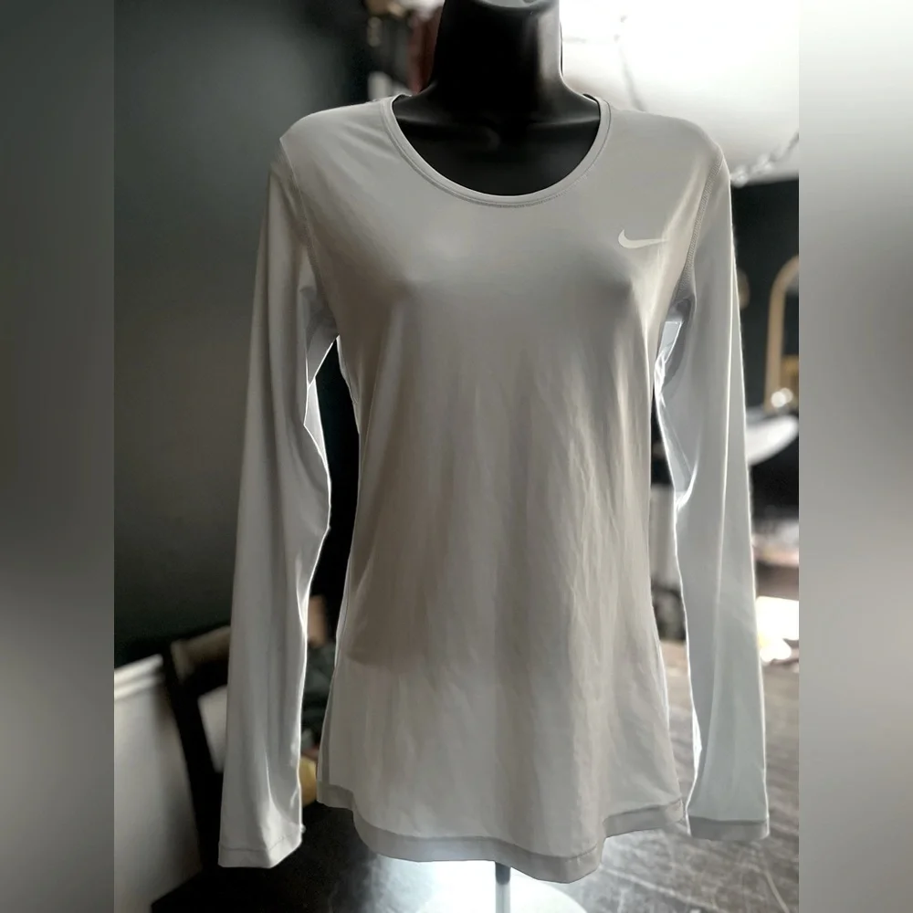 Nike women's long sleeve Dri-fit, Size M